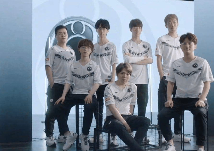 某凭借出色 某凭借出色