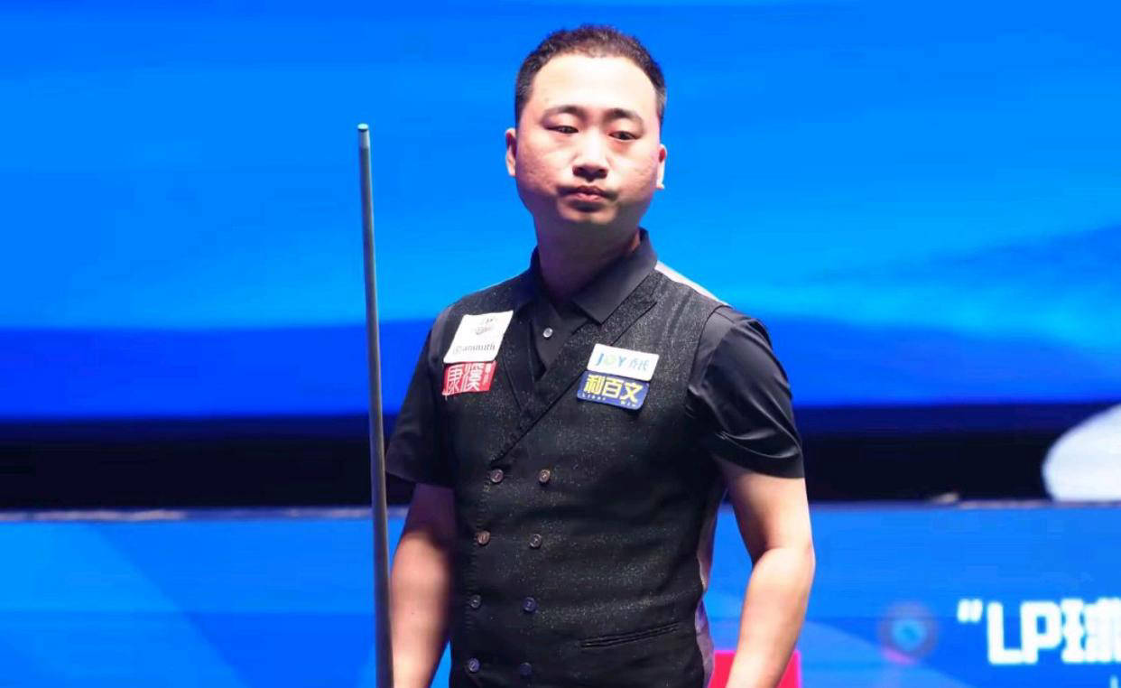 尔能穿上白 尔能穿上白