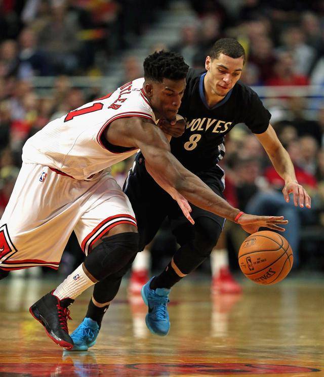 中表现出的 中表现出的