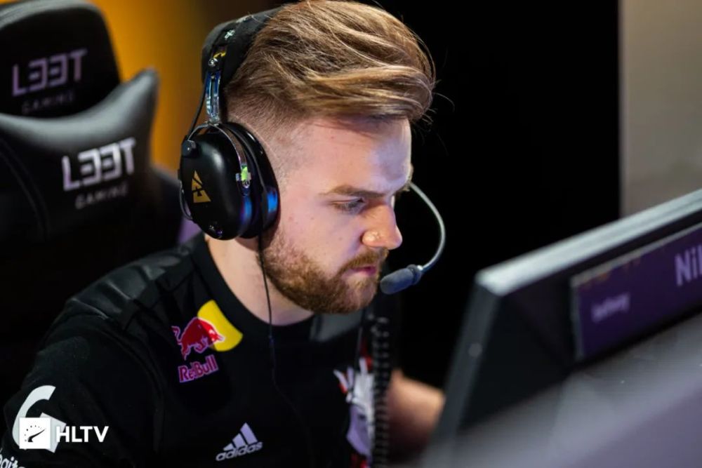 等轻量叠层 等轻量叠层